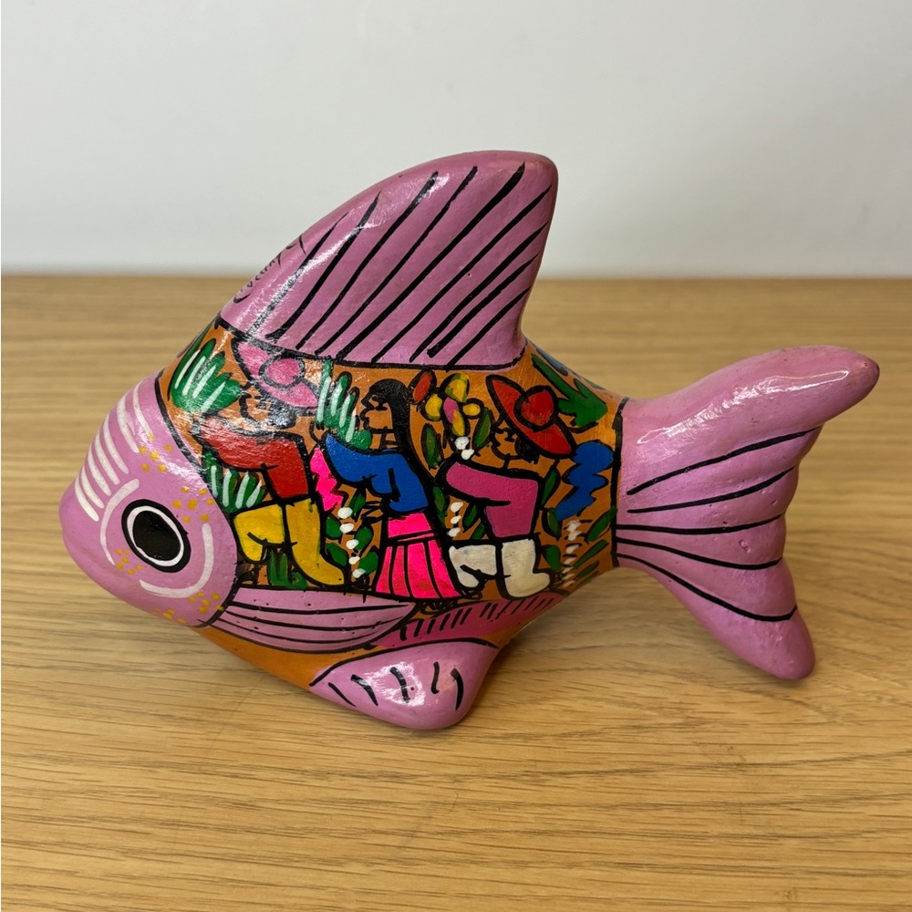 Hand Painted Signed Mexican Folk Art Terracotta Fish‎ Figurine Excellent Cond.!